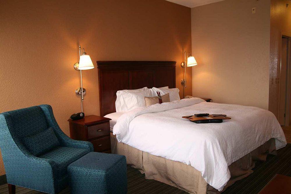 Holiday Inn Express Boston North-Woburn By Ihg Exterior photo